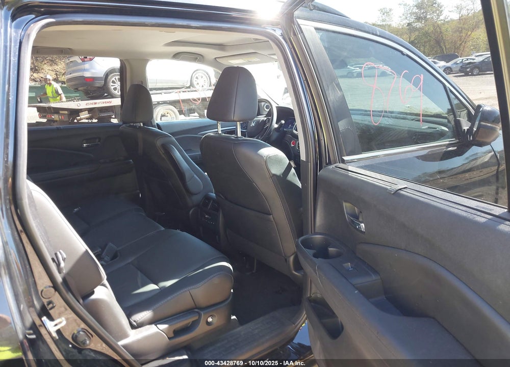 2021 HONDA PILOT VIN: 5FNYF6H23MB024245