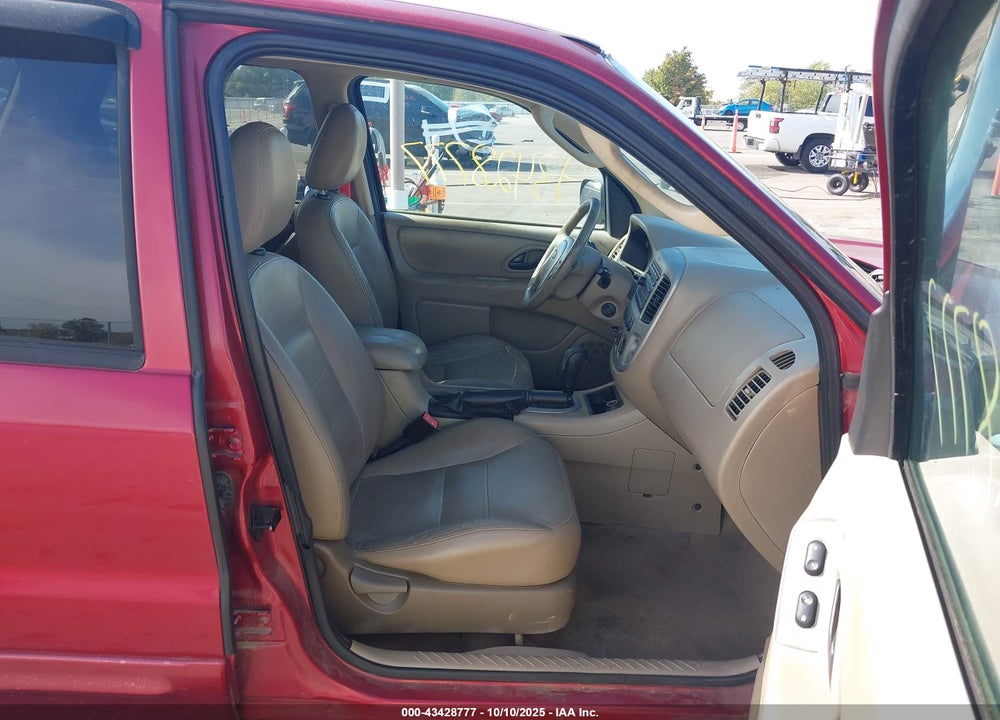 2007 FORD ESCAPE LIMITED VIN: 1FMYU04127KC08871