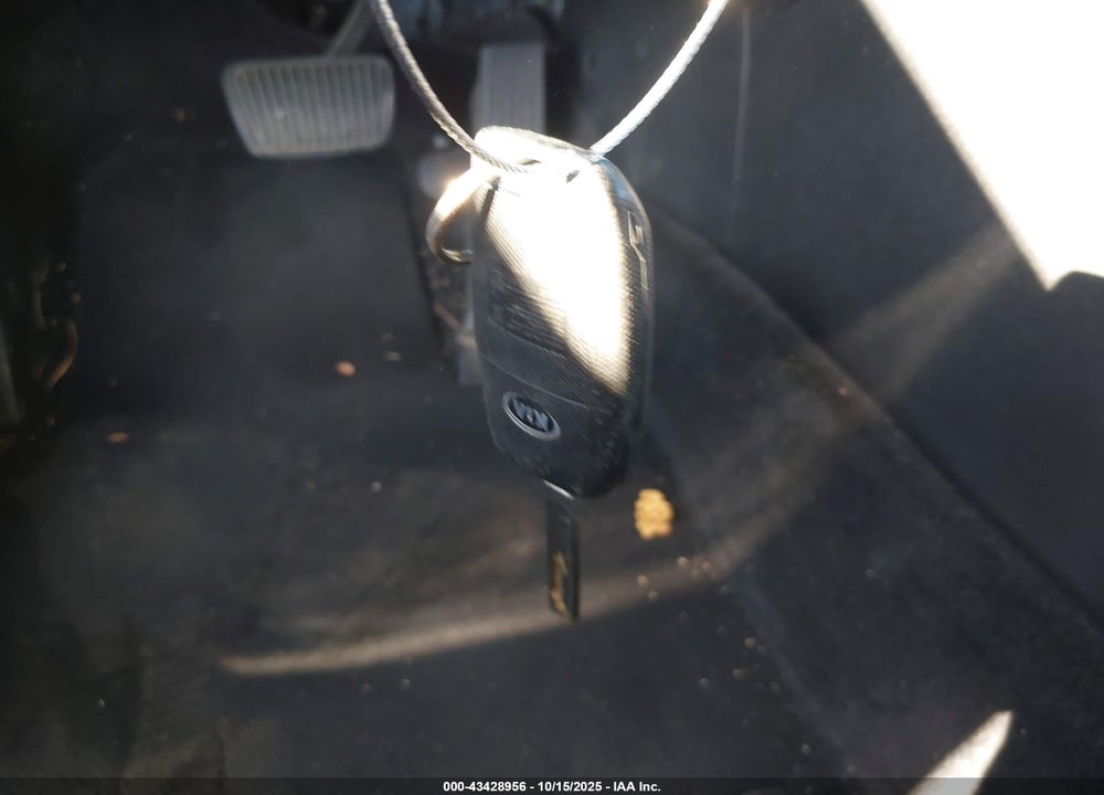 2018 KIA OPTIMA VIN: 5XXGT4L15JG215410