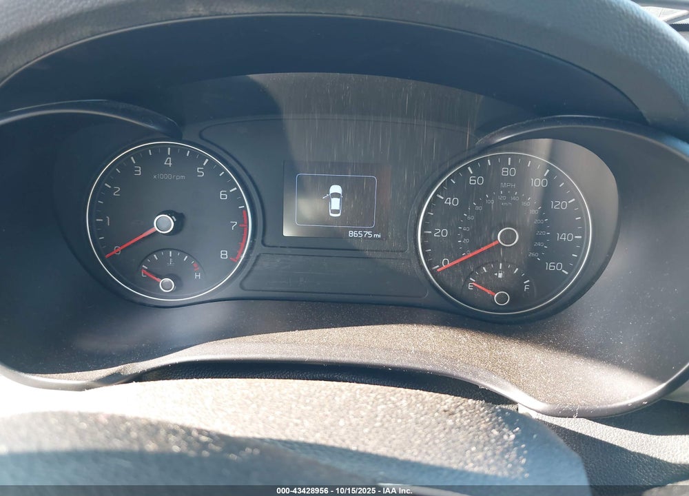 2018 KIA OPTIMA VIN: 5XXGT4L15JG215410