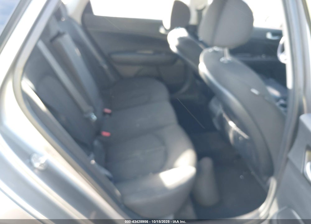 2018 KIA OPTIMA VIN: 5XXGT4L15JG215410