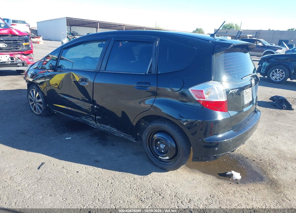 2013 HONDA FIT VIN: JHMGE8H59DC058755