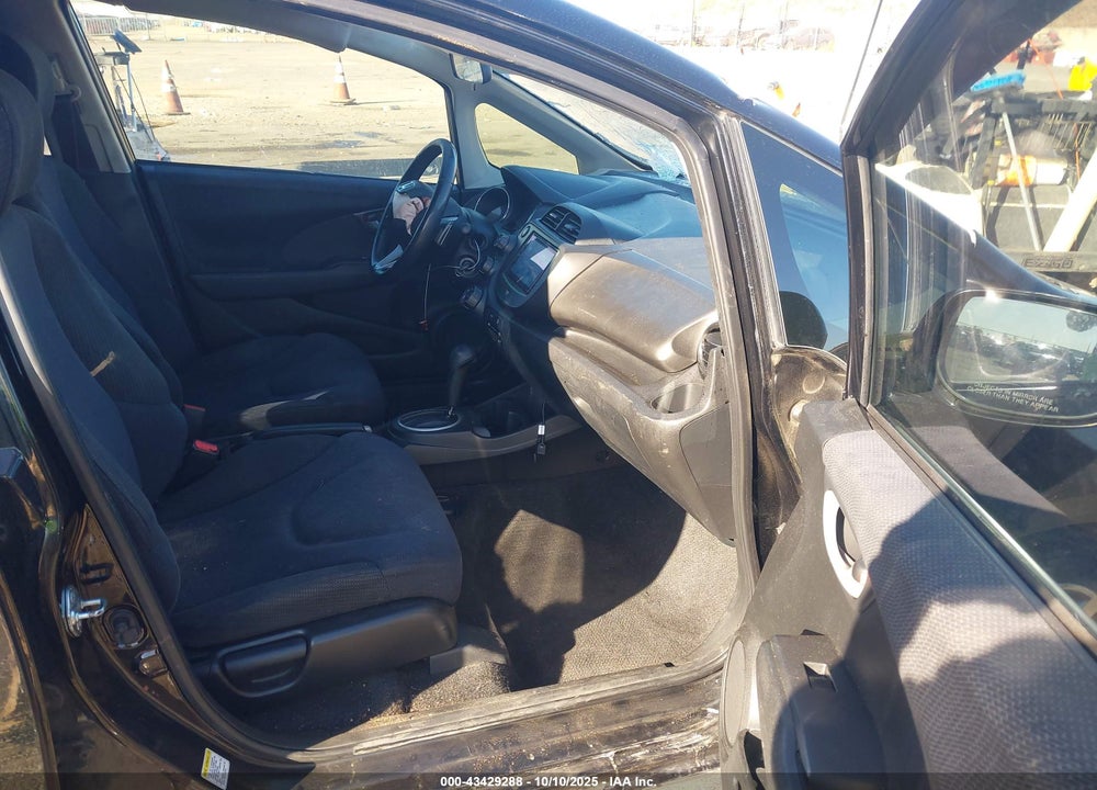 2013 HONDA FIT VIN: JHMGE8H59DC058755