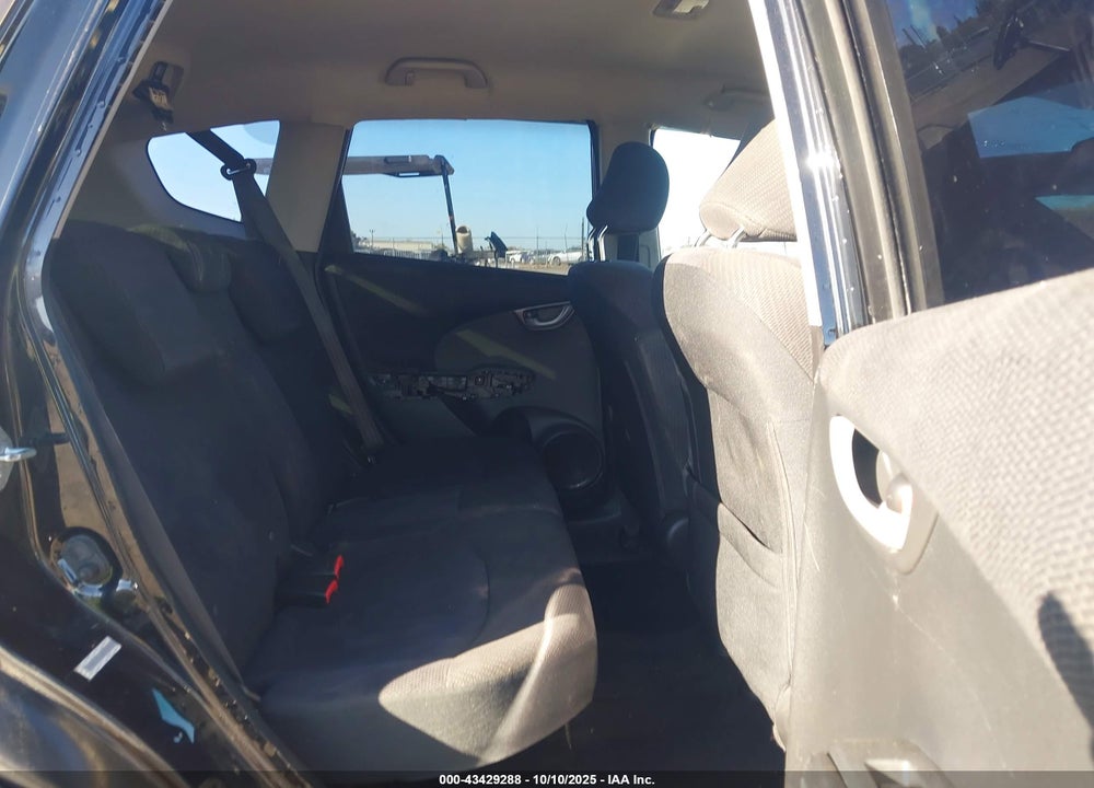 2013 HONDA FIT VIN: JHMGE8H59DC058755