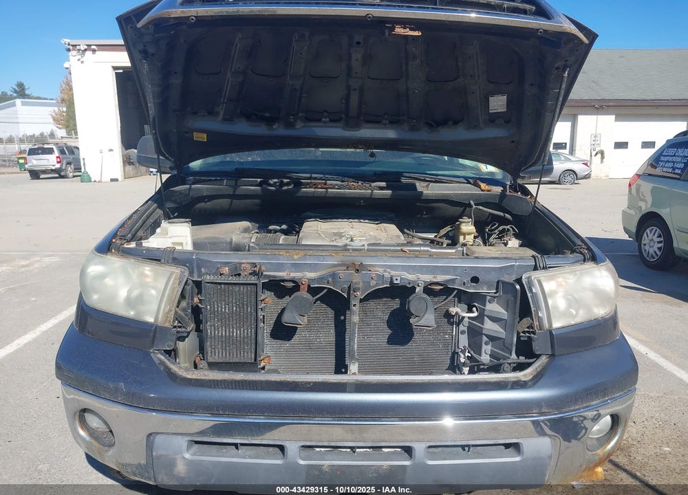 2008 TOYOTA TUNDRA BASE 5.7L V8 VIN: 5TFKV521X8X002824
