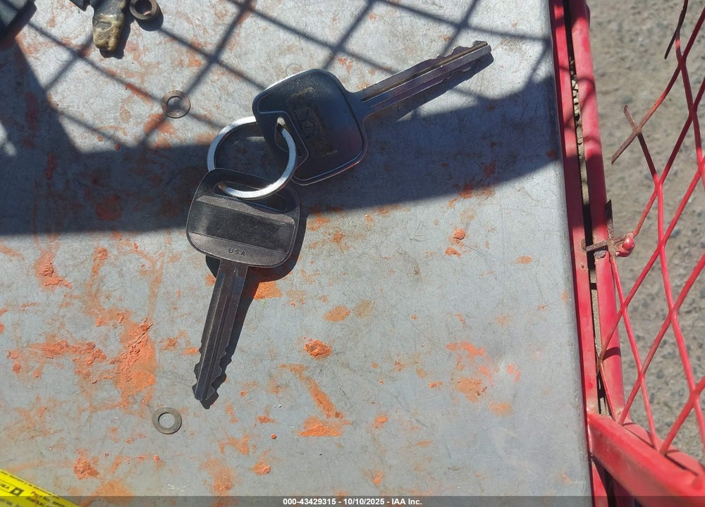 2008 TOYOTA TUNDRA BASE 5.7L V8 VIN: 5TFKV521X8X002824