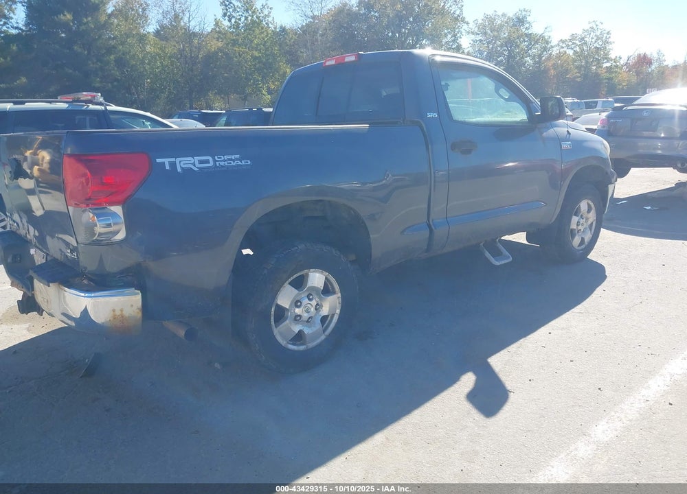 2008 TOYOTA TUNDRA BASE 5.7L V8 VIN: 5TFKV521X8X002824