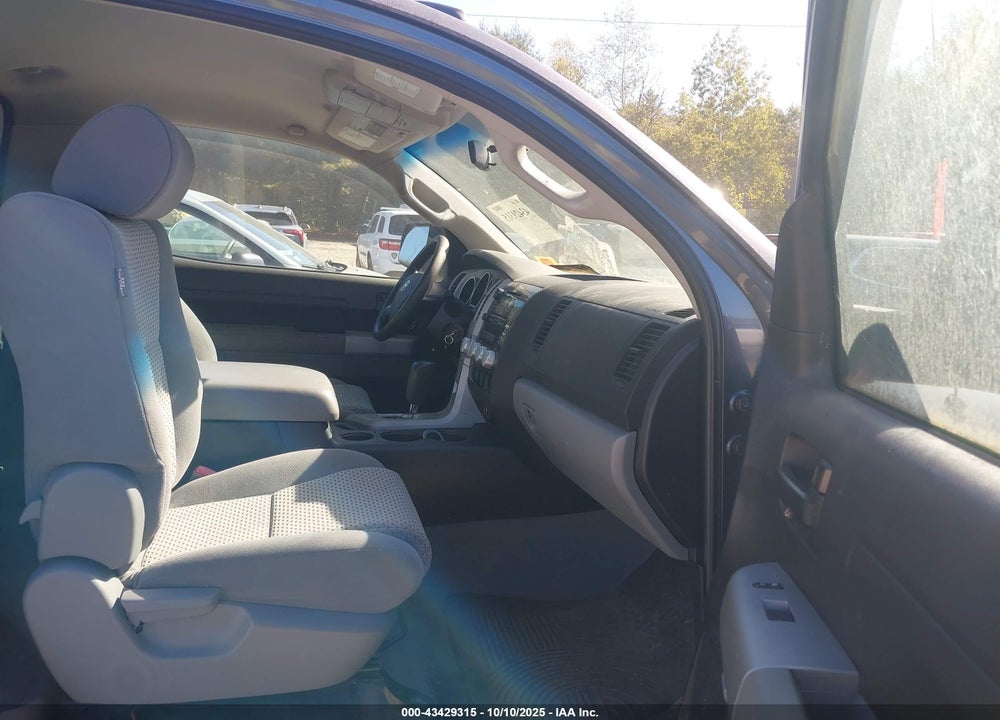 2008 TOYOTA TUNDRA BASE 5.7L V8 VIN: 5TFKV521X8X002824
