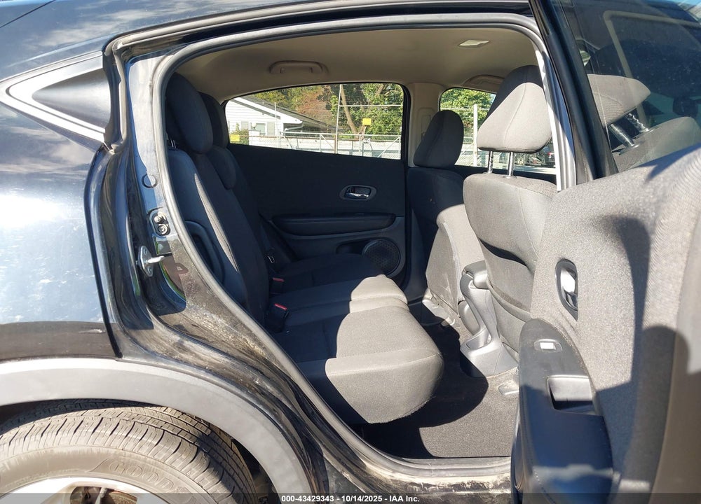 2022 HONDA HR-V AWD LX VIN: 3CZRU6H31NM740099