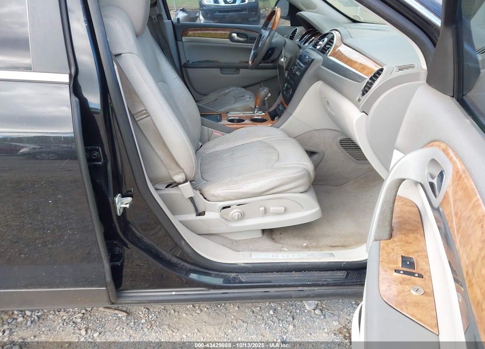 2011 BUICK ENCLAVE VIN: 5GAKVBED6BJ369798