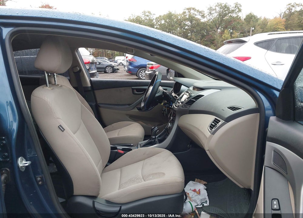 2016 HYUNDAI ELANTRA VIN: KMHDH4AE7GU606440