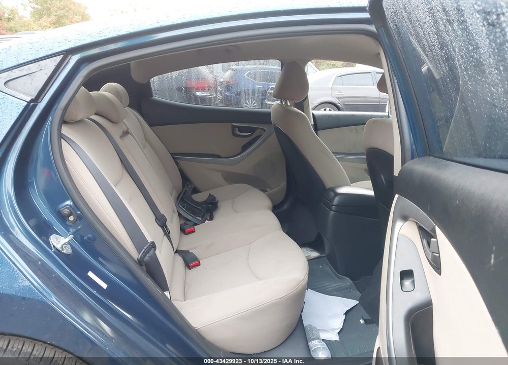 2016 HYUNDAI ELANTRA VIN: KMHDH4AE7GU606440