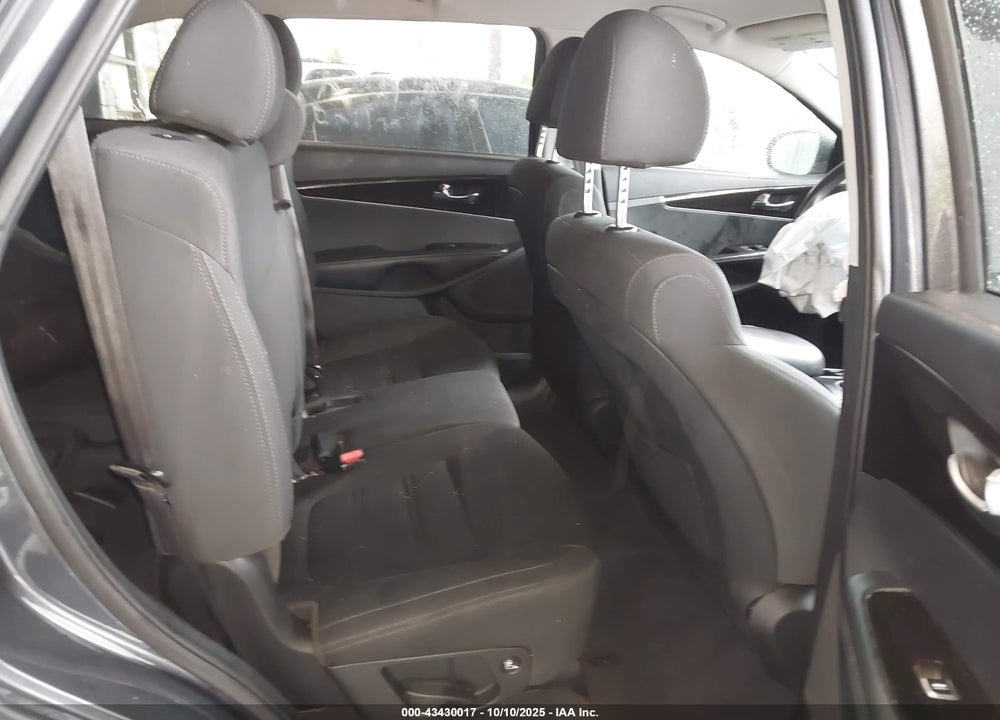 2020 KIA SORENTO 2.4L LX VIN: 5XYPG4A37LG683288
