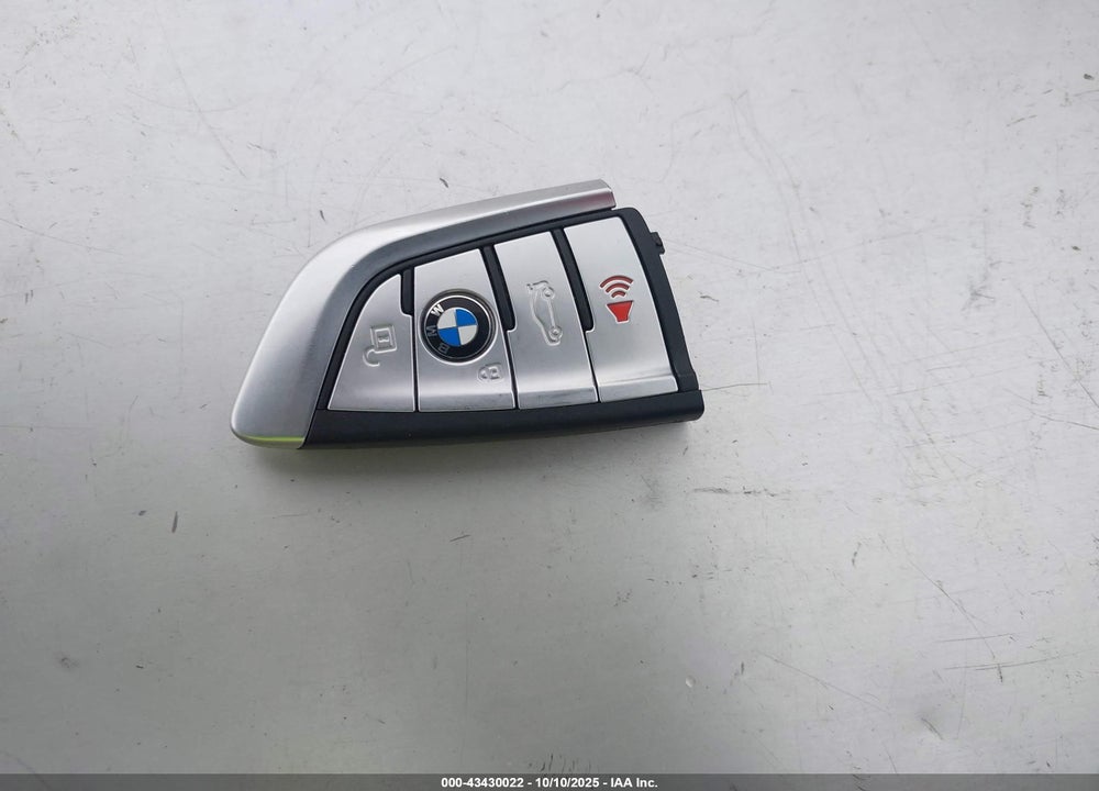 2022 BMW M5 VIN: WBS83CH03NCJ44933