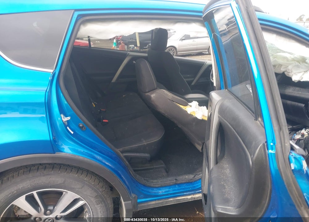 2016 TOYOTA RAV4 VIN: 2T3RFREV1GW461809