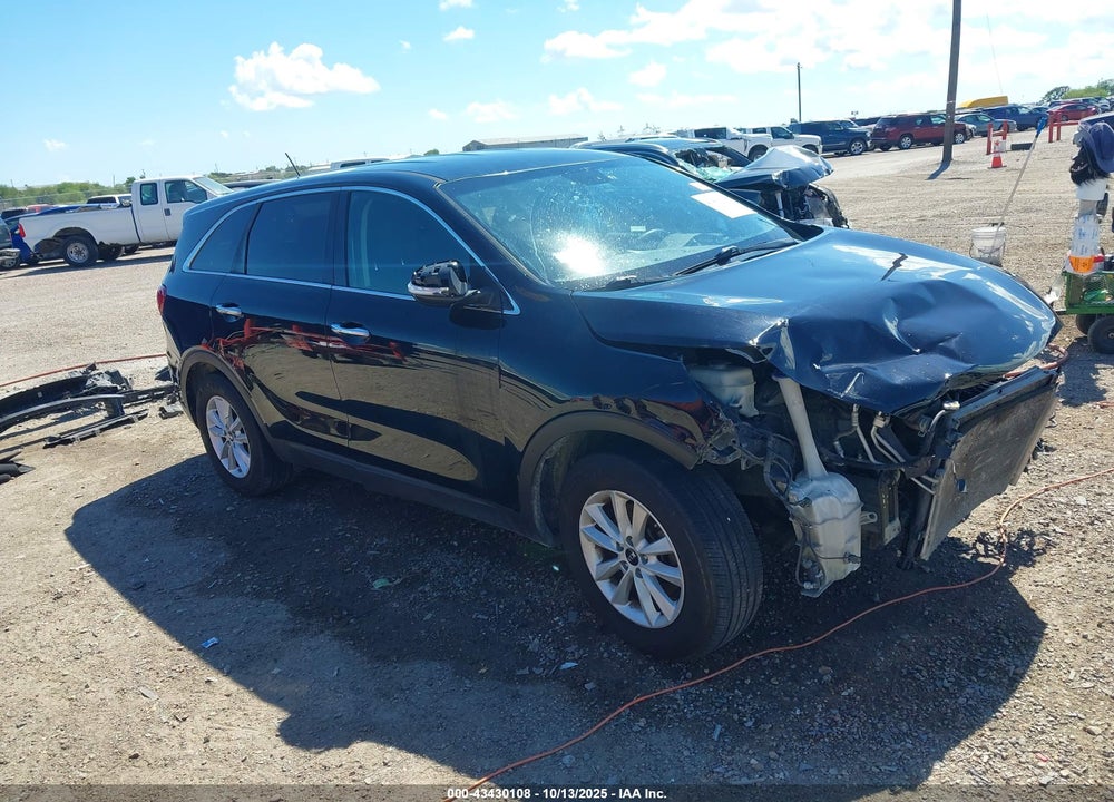 2019 KIA SORENTO 3.3L LX VIN: 5XYPG4A51KG554575