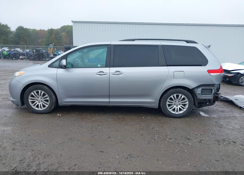 2011 TOYOTA SIENNA XLE V6 VIN: 5TDYK3DC7BS006798