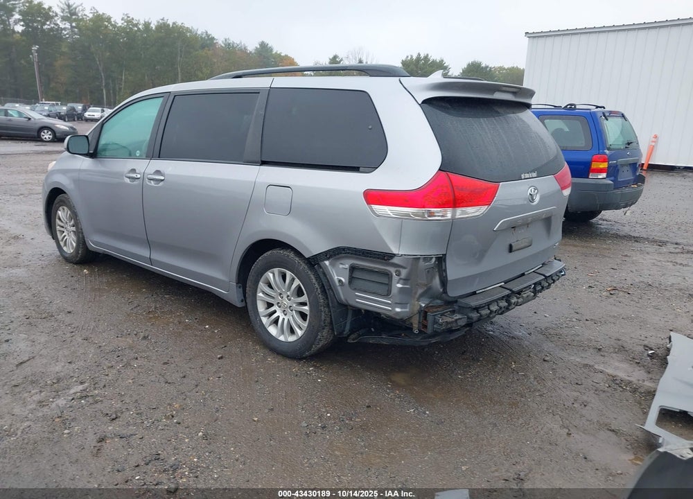 2011 TOYOTA SIENNA XLE V6 VIN: 5TDYK3DC7BS006798