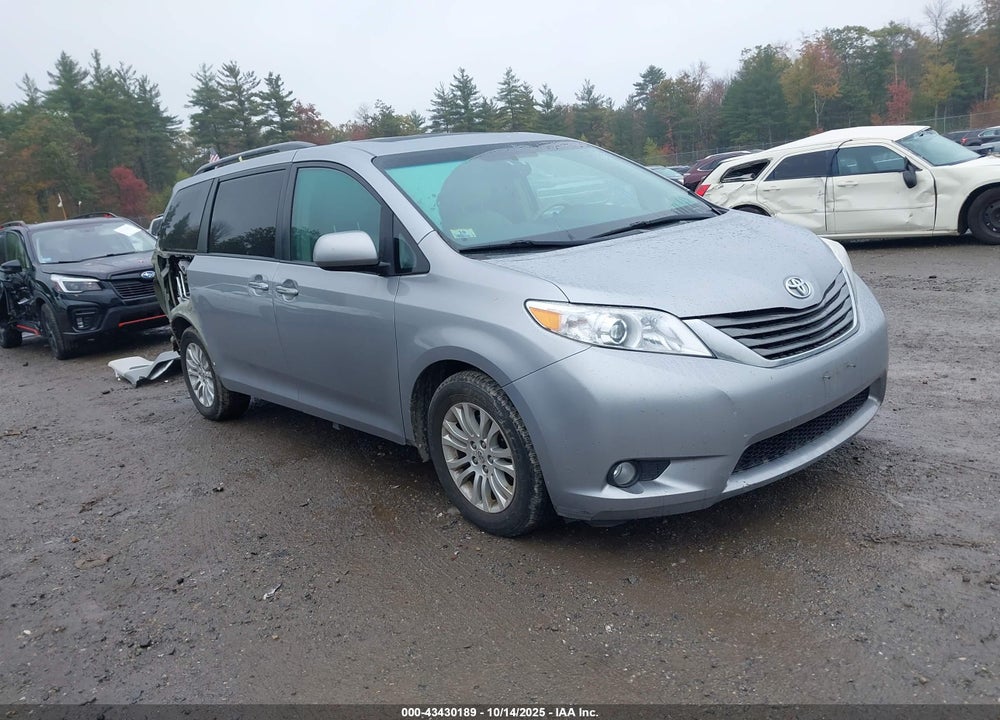 2011 TOYOTA SIENNA XLE V6 VIN: 5TDYK3DC7BS006798
