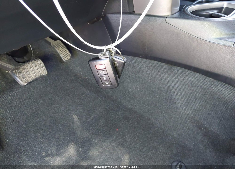 2016 TOYOTA RAV4 HYBRID XLE VIN: JTMRJREV6GD047257