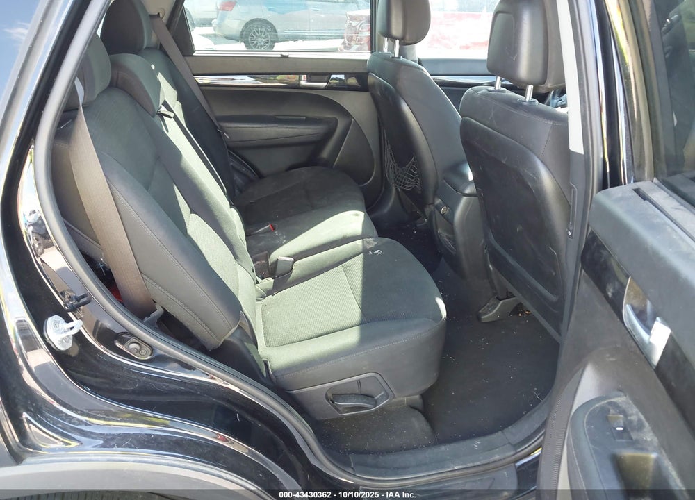 2015 KIA SORENTO VIN: 5XYKT4A64FG635414