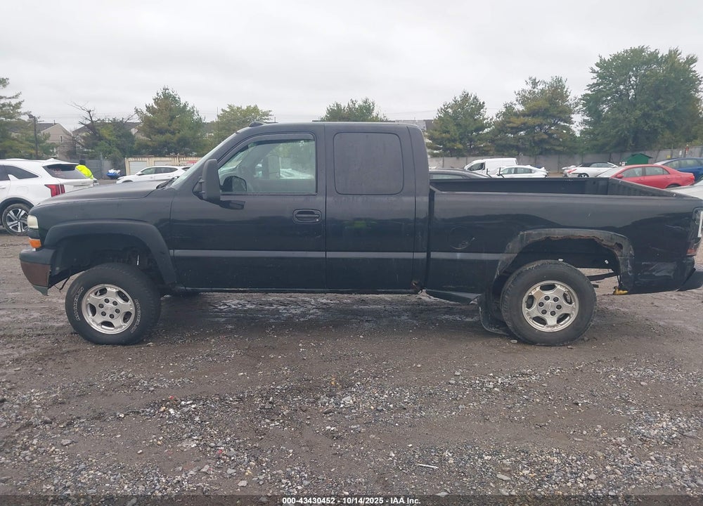 2001 CHEVROLET SILVERADO 1500 LS VIN: 1GCEK19T01E277383