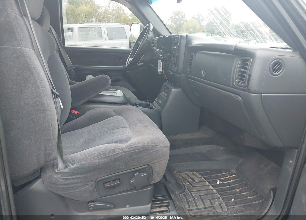 2001 CHEVROLET SILVERADO 1500 LS VIN: 1GCEK19T01E277383