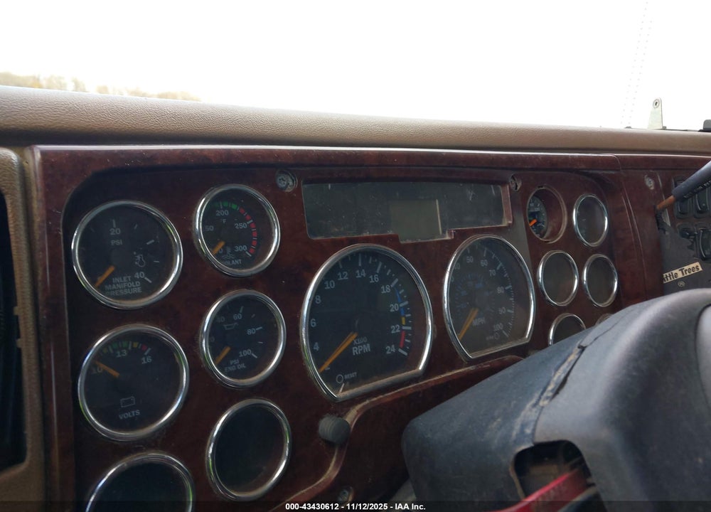 2005 MACK 700 CV700 VIN: 1M2AG11C75M026556