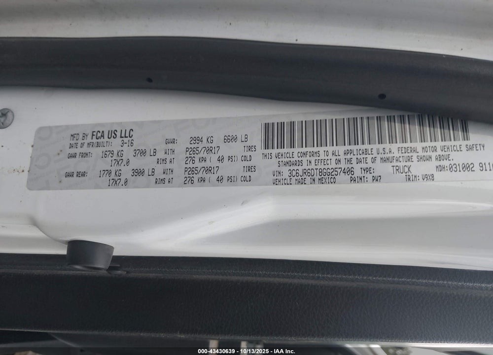 2016 RAM 1500 VIN: 3C6JR6DT8GG257406