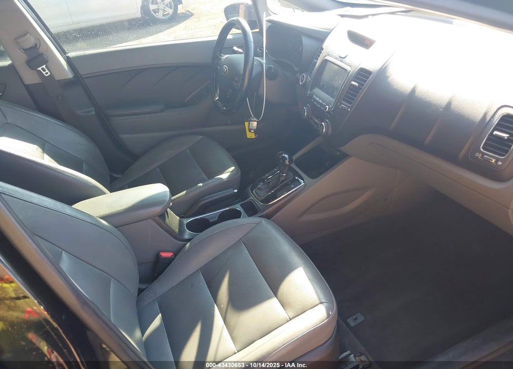 2017 KIA FORTE EX VIN: 3KPFL4A88HE005673