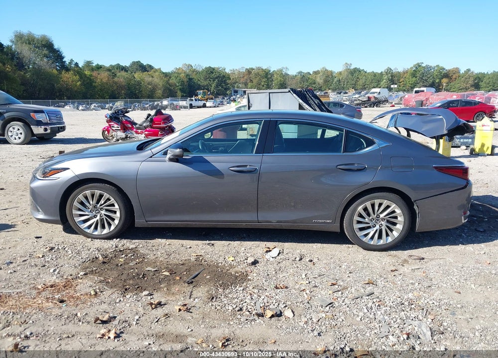 2021 LEXUS ES 300H ULTRA LUXURY VIN: 58AFA1C17MU005507