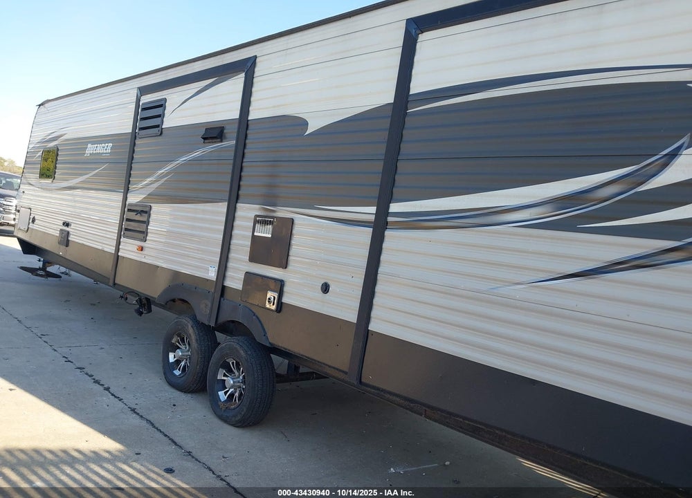 2017 FOREST RIVER AVENGER 32QBI TRAVEL TRAILER VIN: 5ZT2AVXB4HB914258