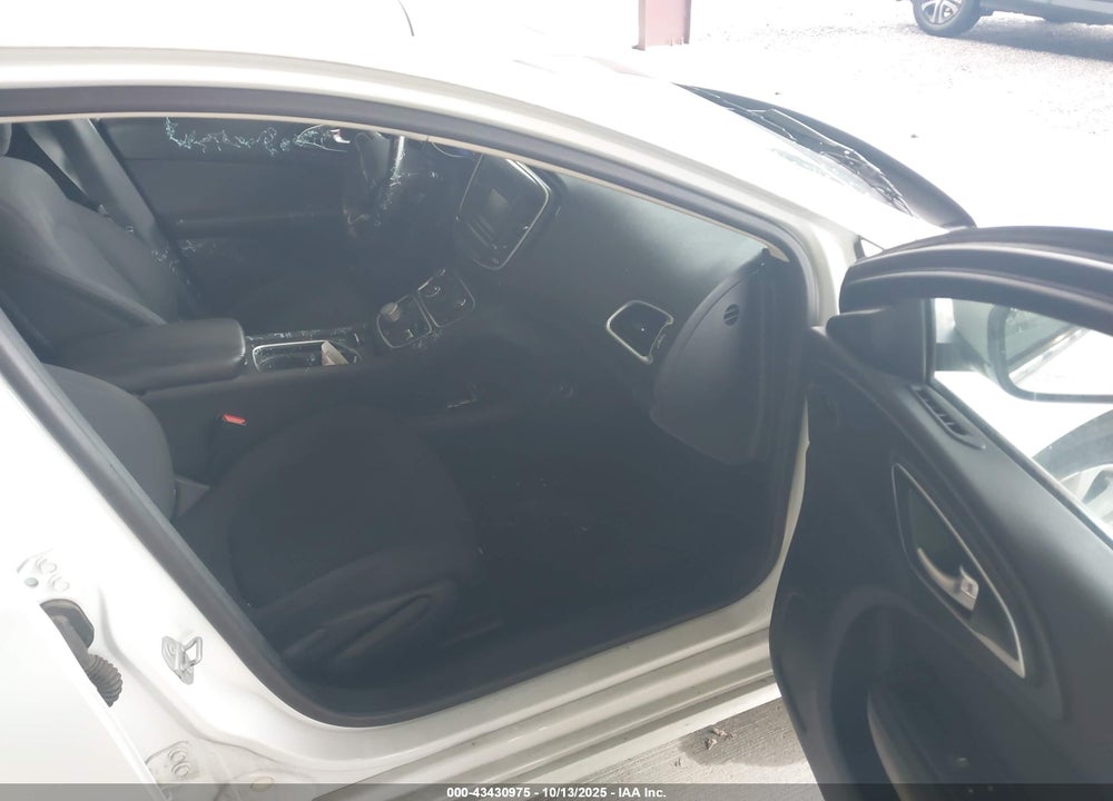 2016 CHRYSLER 200 LIMITED VIN: 1C3CCCAB8GN162773