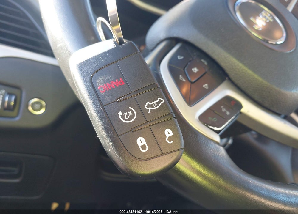 2015 JEEP CHEROKEE LATITUDE VIN: 1C4PJLCB4FW553413