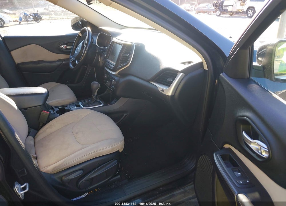 2015 JEEP CHEROKEE LATITUDE VIN: 1C4PJLCB4FW553413