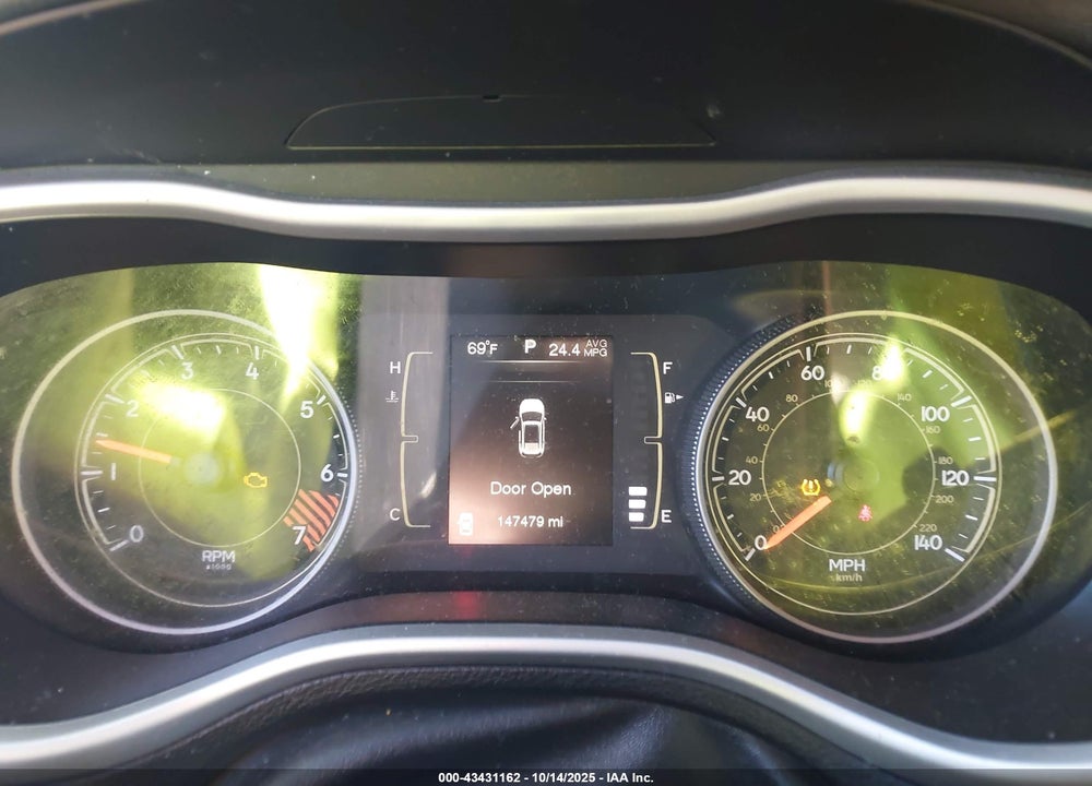 2015 JEEP CHEROKEE LATITUDE VIN: 1C4PJLCB4FW553413