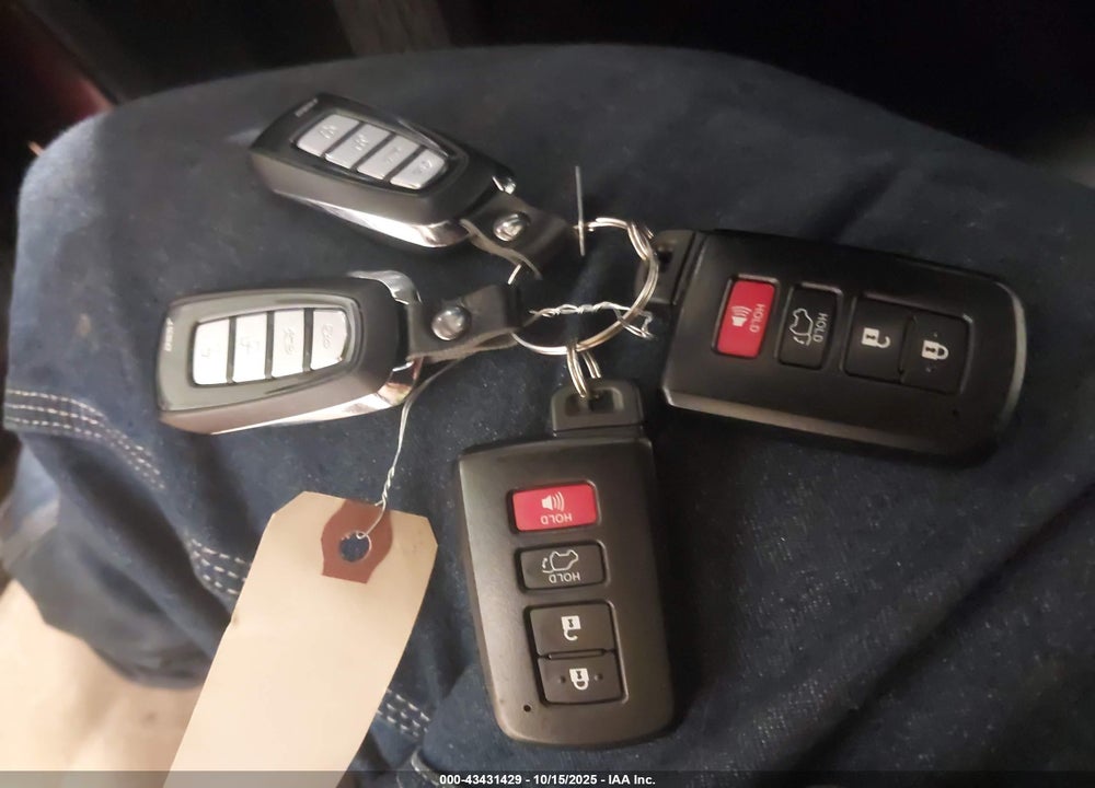 2019 TOYOTA HIGHLANDER XLE VIN: 5TDJZRFH3KS706777