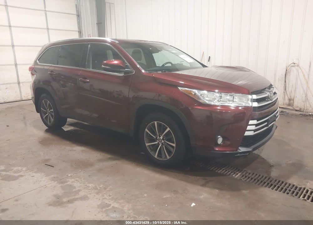 2019 TOYOTA HIGHLANDER XLE VIN: 5TDJZRFH3KS706777