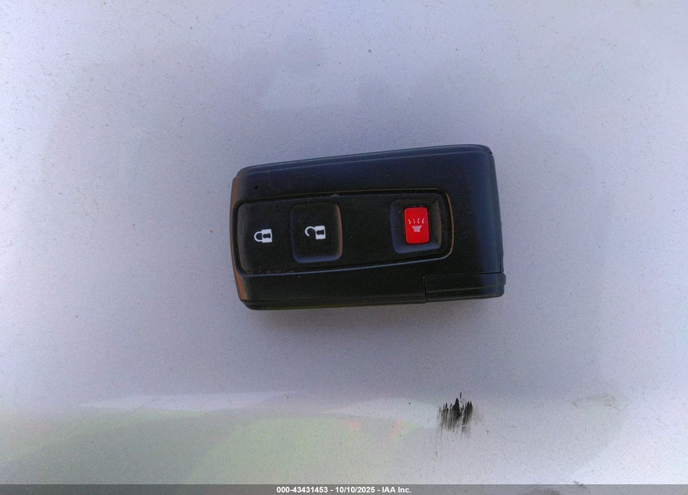 2008 TOYOTA PRIUS VIN: JTDKB20U087729555