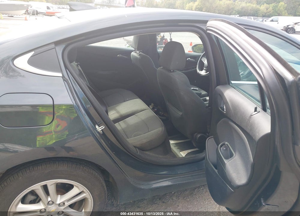 2018 CHEVROLET CRUZE LT AUTO VIN: 1G1BE5SM5J7108073