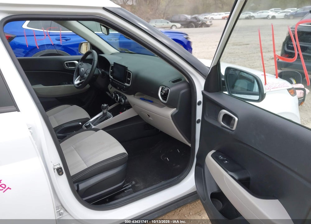 2024 HYUNDAI VENUE SEL VIN: KMHRC8A3XRU283031