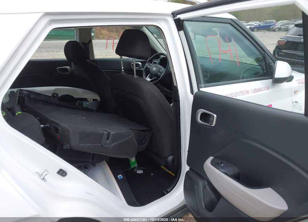 2024 HYUNDAI VENUE SEL VIN: KMHRC8A3XRU283031