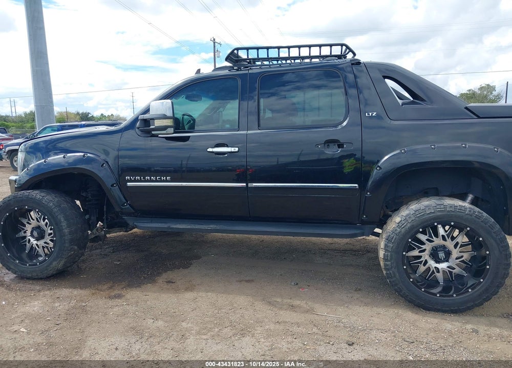 2012 CHEVROLET AVALANCHE 1500 LTZ VIN: 3GNTKGE71CG133248