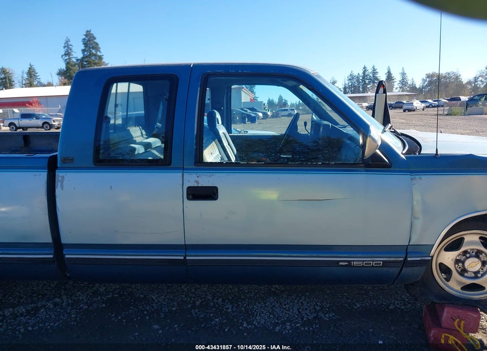 1992 CHEVROLET GMT-400 K1500 VIN: 2GCEK19K2N1118430