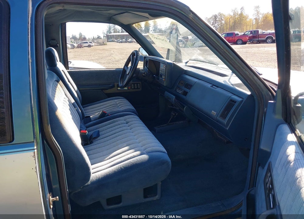 1992 CHEVROLET GMT-400 K1500 VIN: 2GCEK19K2N1118430