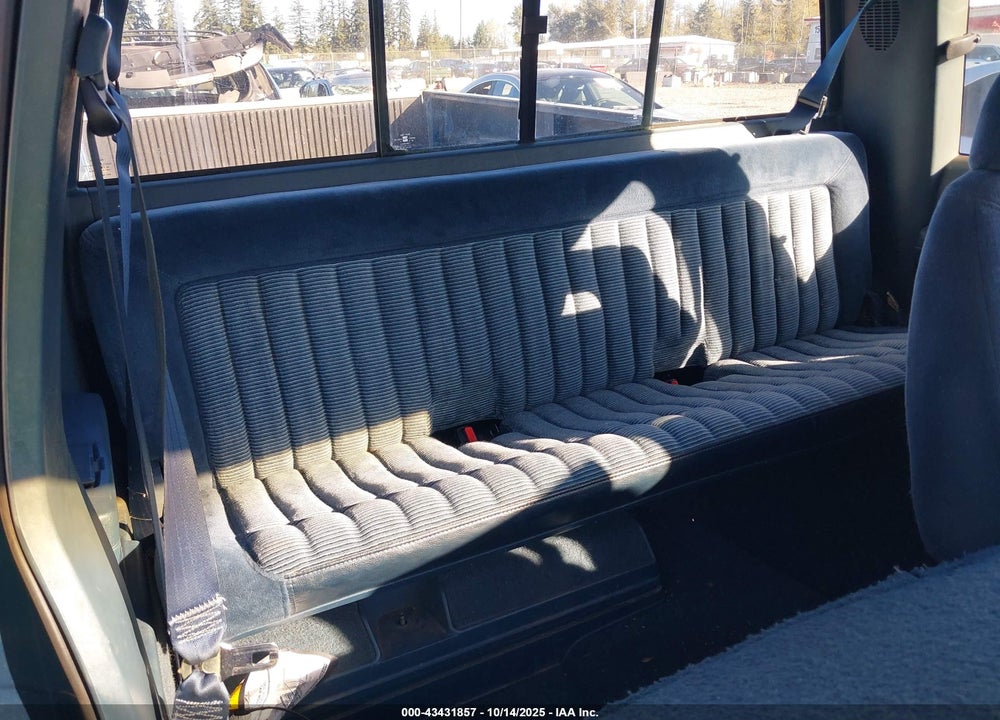 1992 CHEVROLET GMT-400 K1500 VIN: 2GCEK19K2N1118430