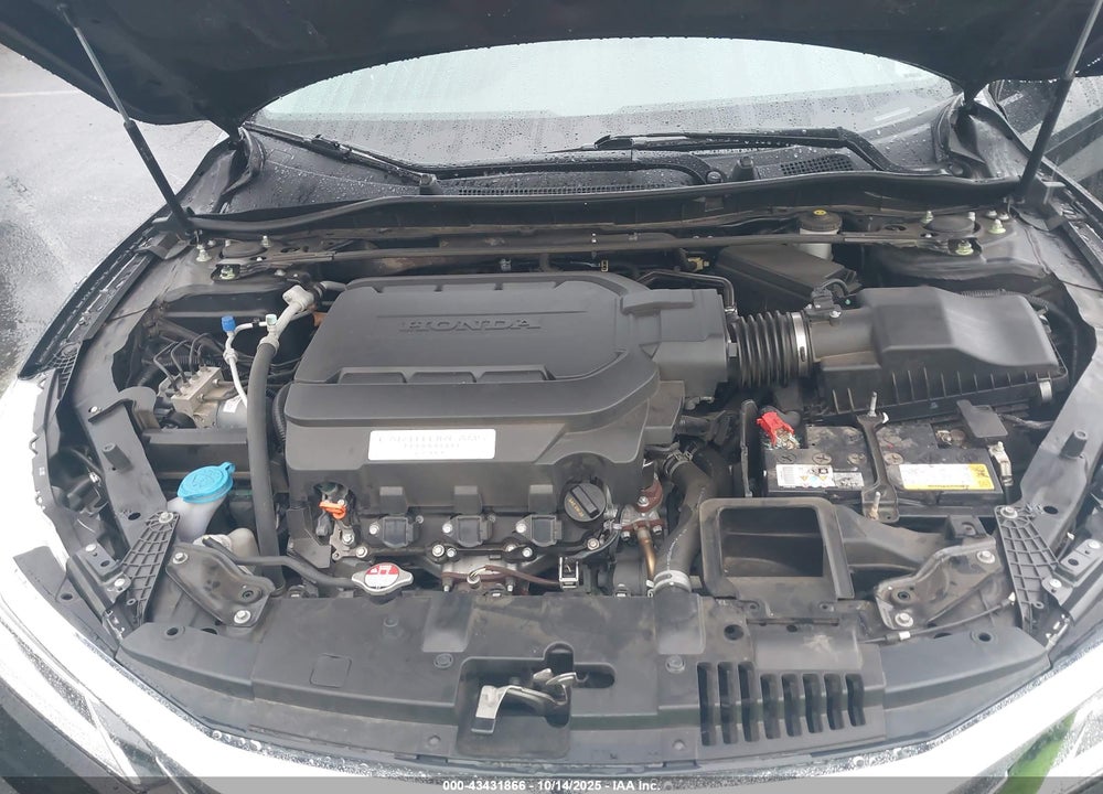 2017 HONDA ACCORD TOURING V6 VIN: 1HGCR3F9XHA021200