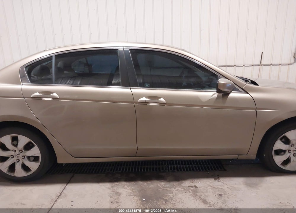 2009 HONDA ACCORD VIN: 1HGCP26849A071843