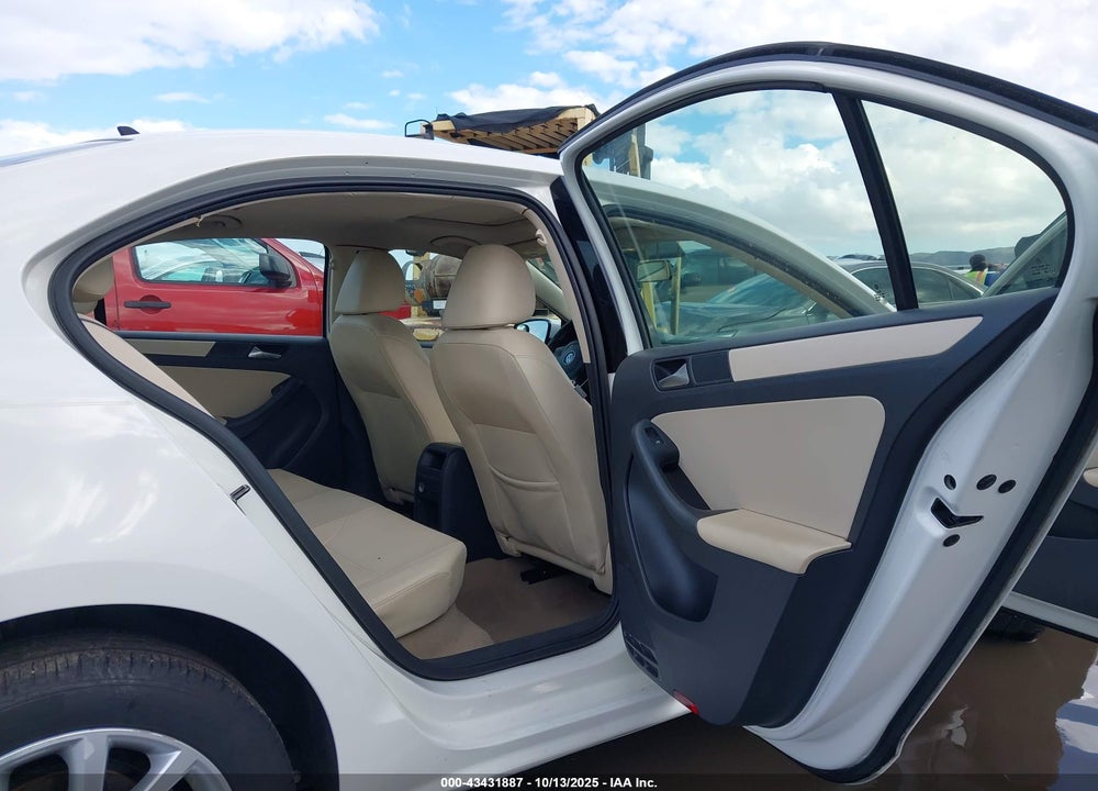 2012 VOLKSWAGEN JETTA VIN: 3VWDP7AJ5CM385020