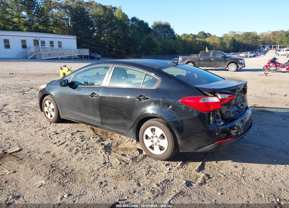 2016 KIA FORTE VIN: KNAFK4A6XG5438811